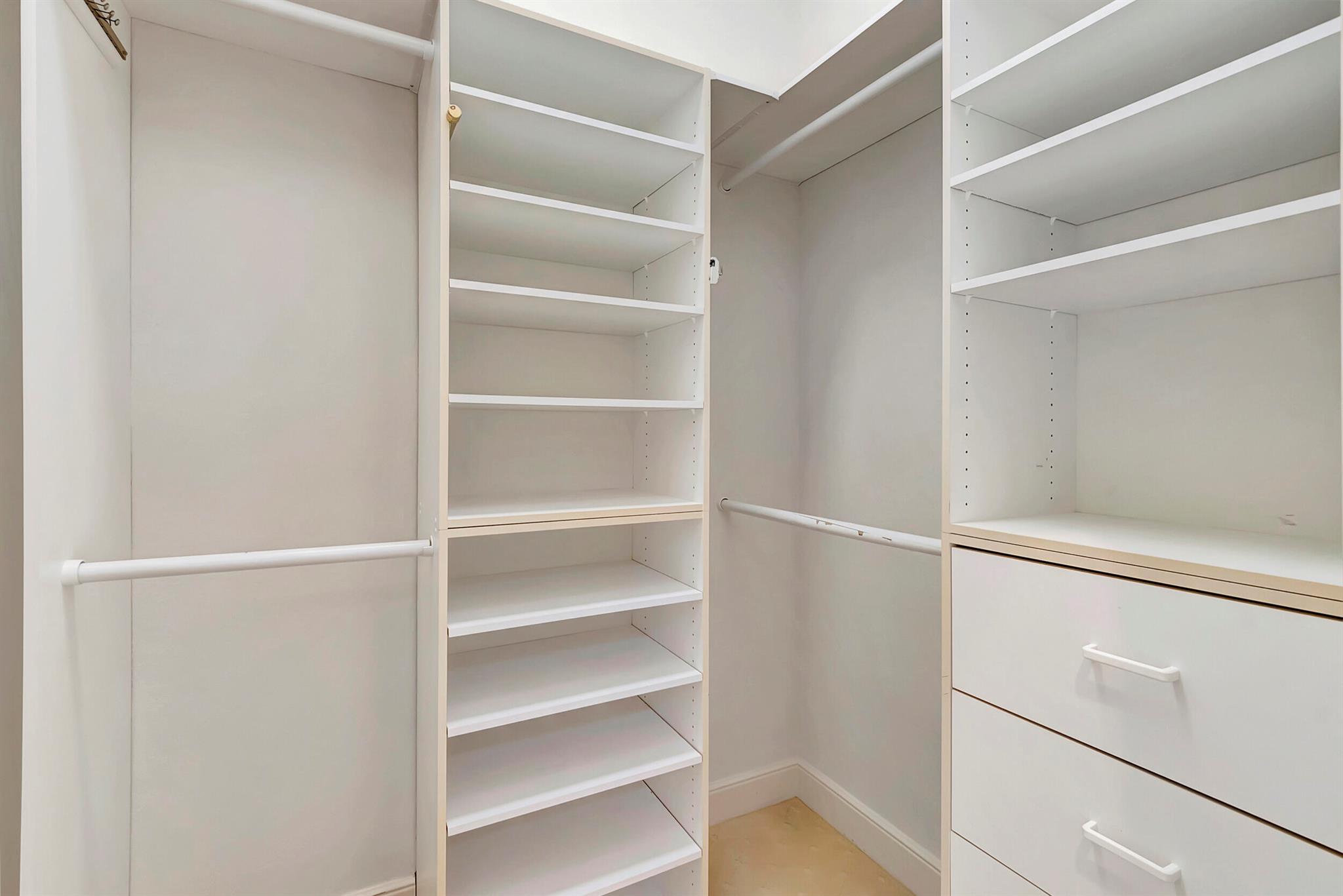 LANDINGS AT WOODFIELD COU - Residential