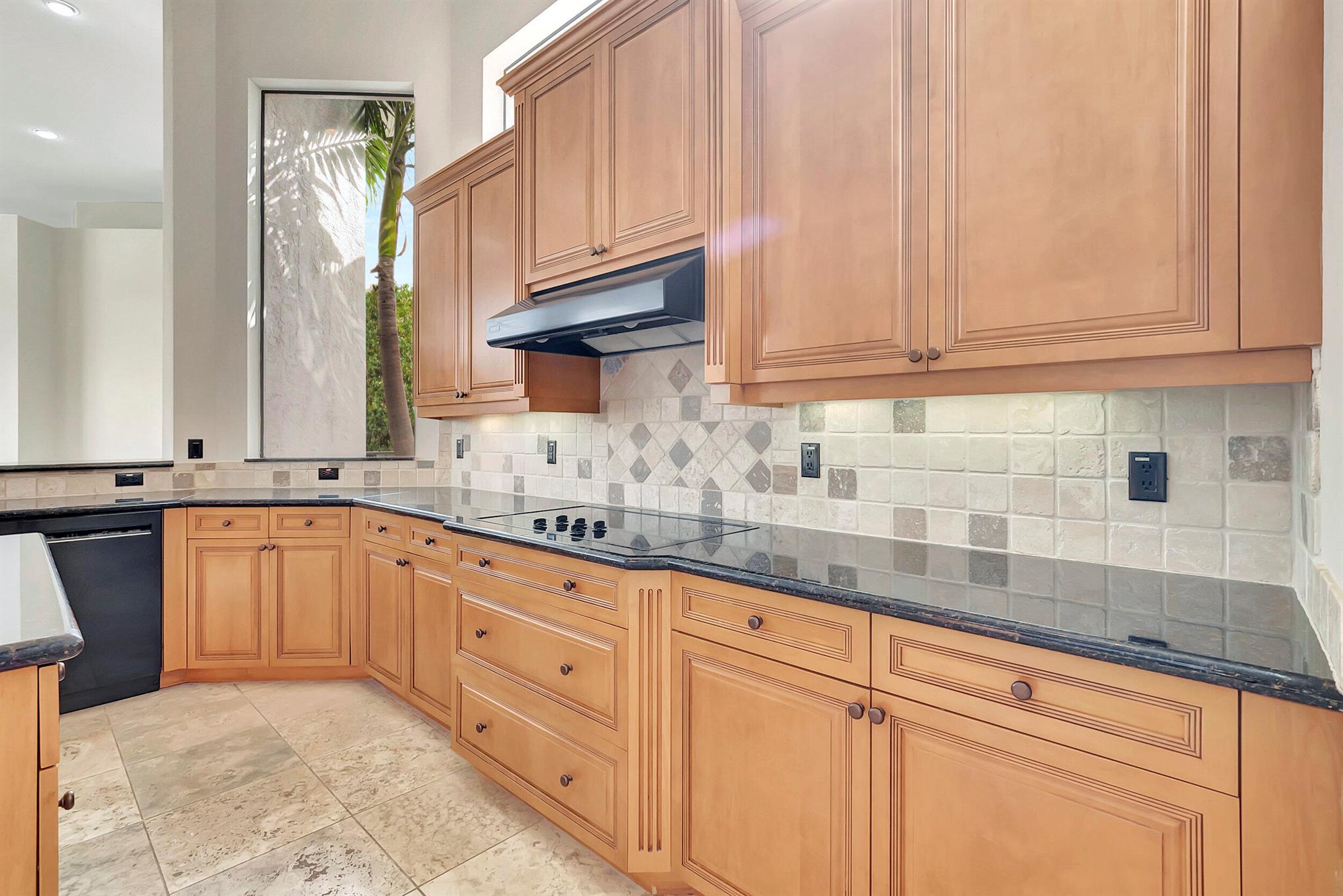 LANDINGS AT WOODFIELD COU - Residential