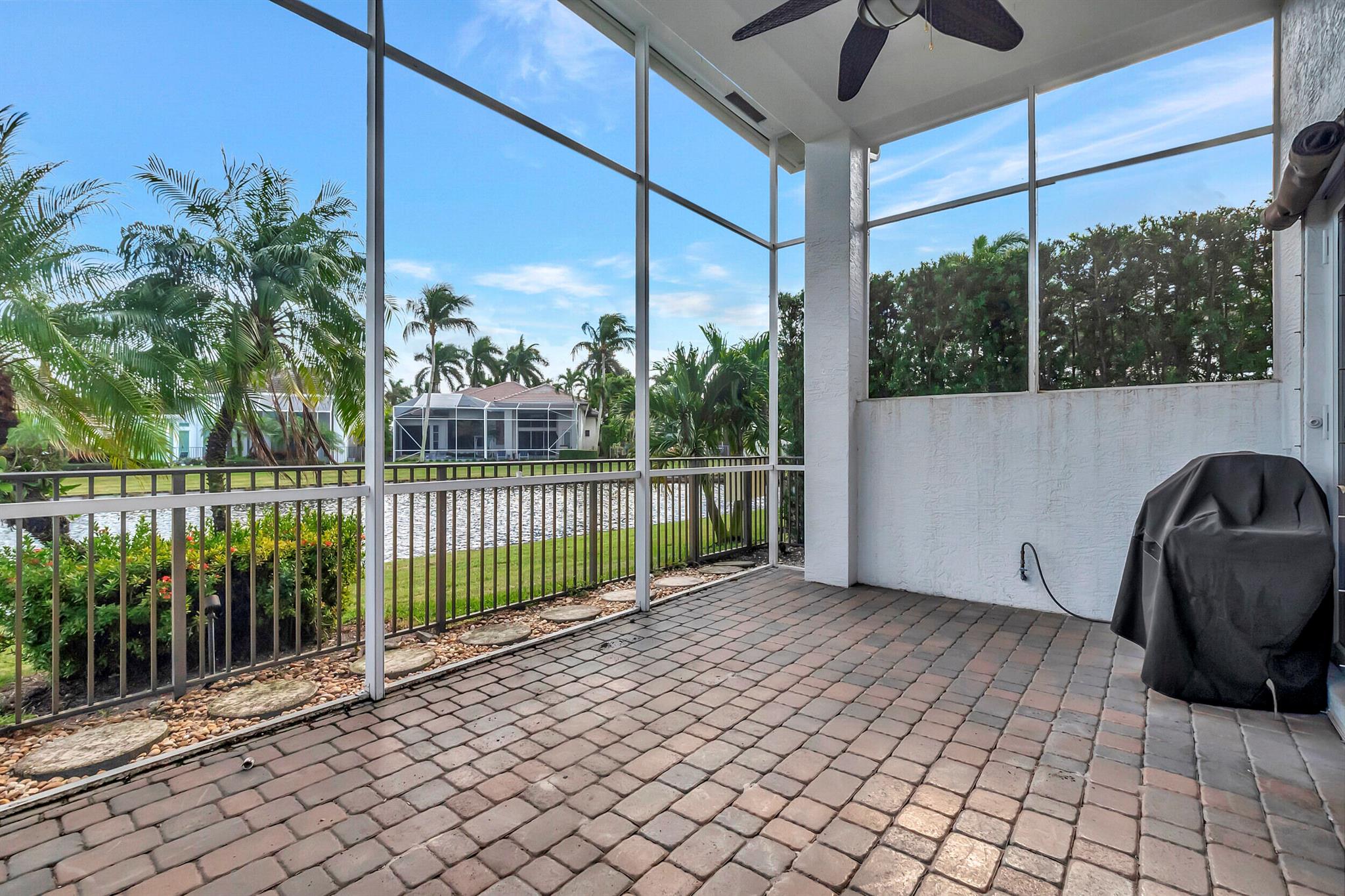 LANDINGS AT WOODFIELD COU - Residential