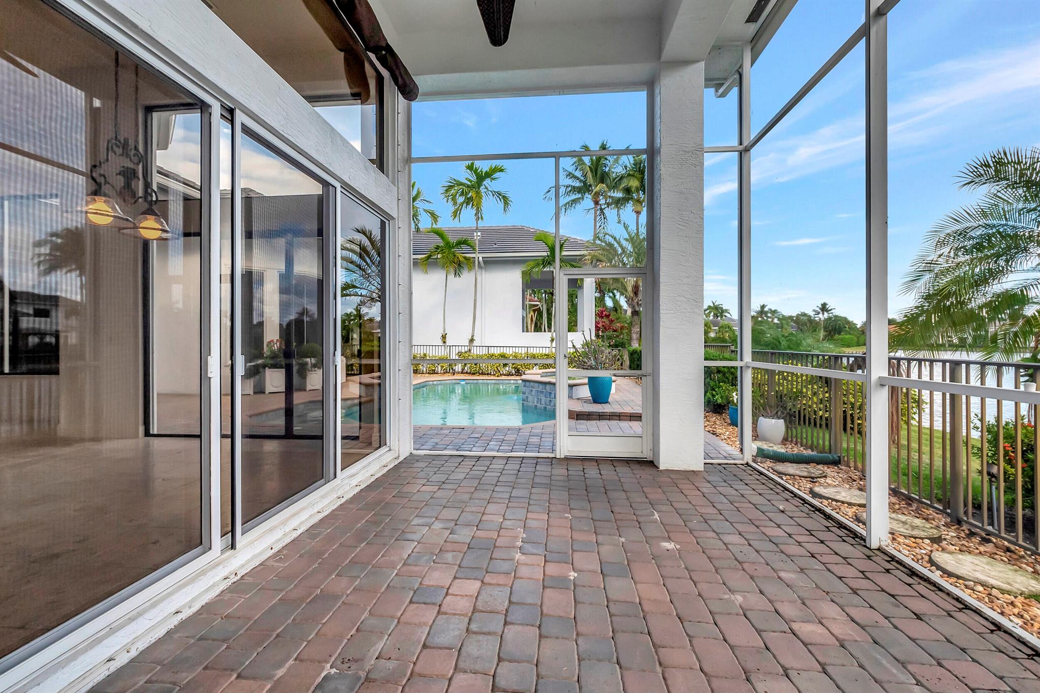 LANDINGS AT WOODFIELD COU - Residential