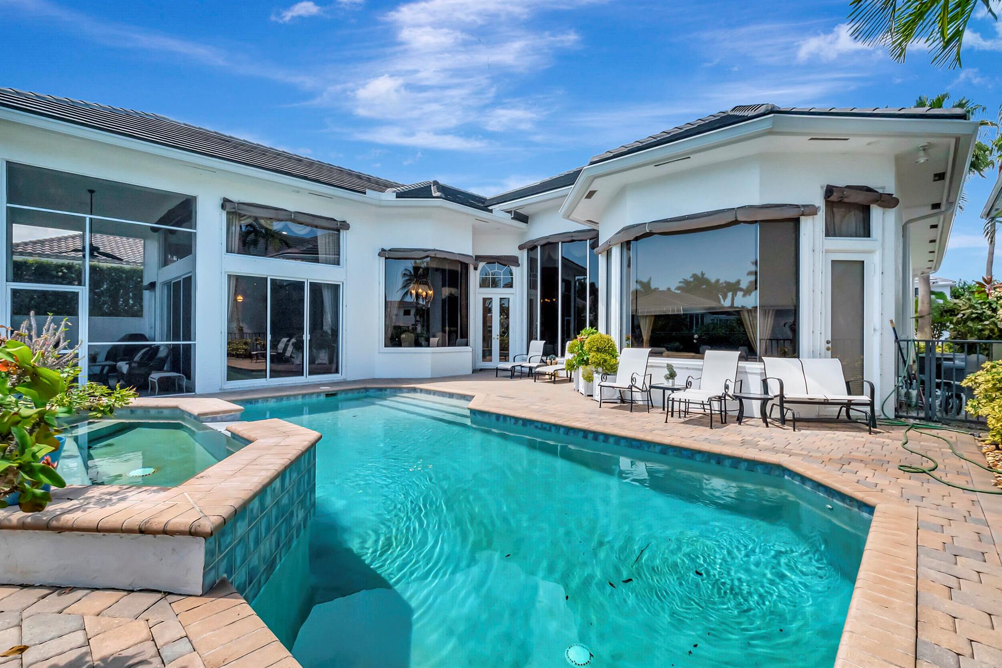 LANDINGS AT WOODFIELD COU - Residential