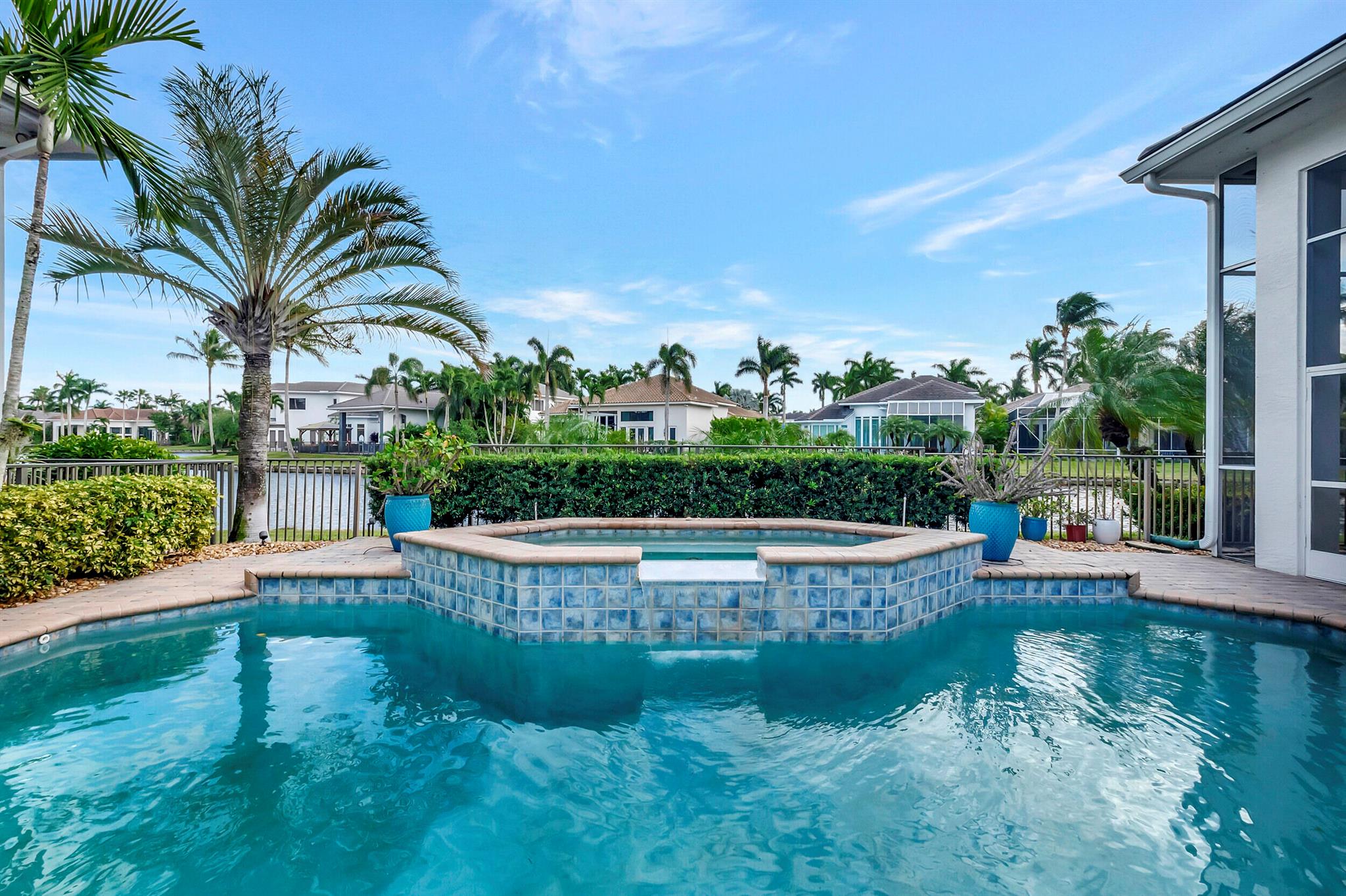 LANDINGS AT WOODFIELD COU - Residential