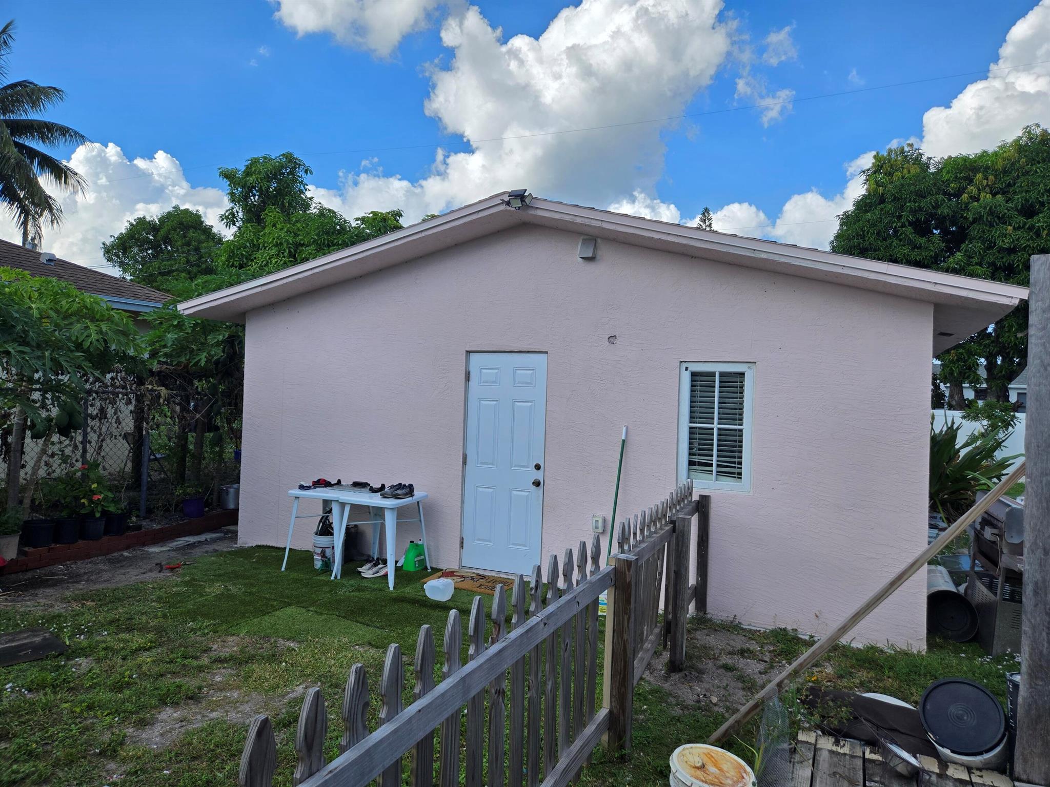 ARLETTE COURT - Residential