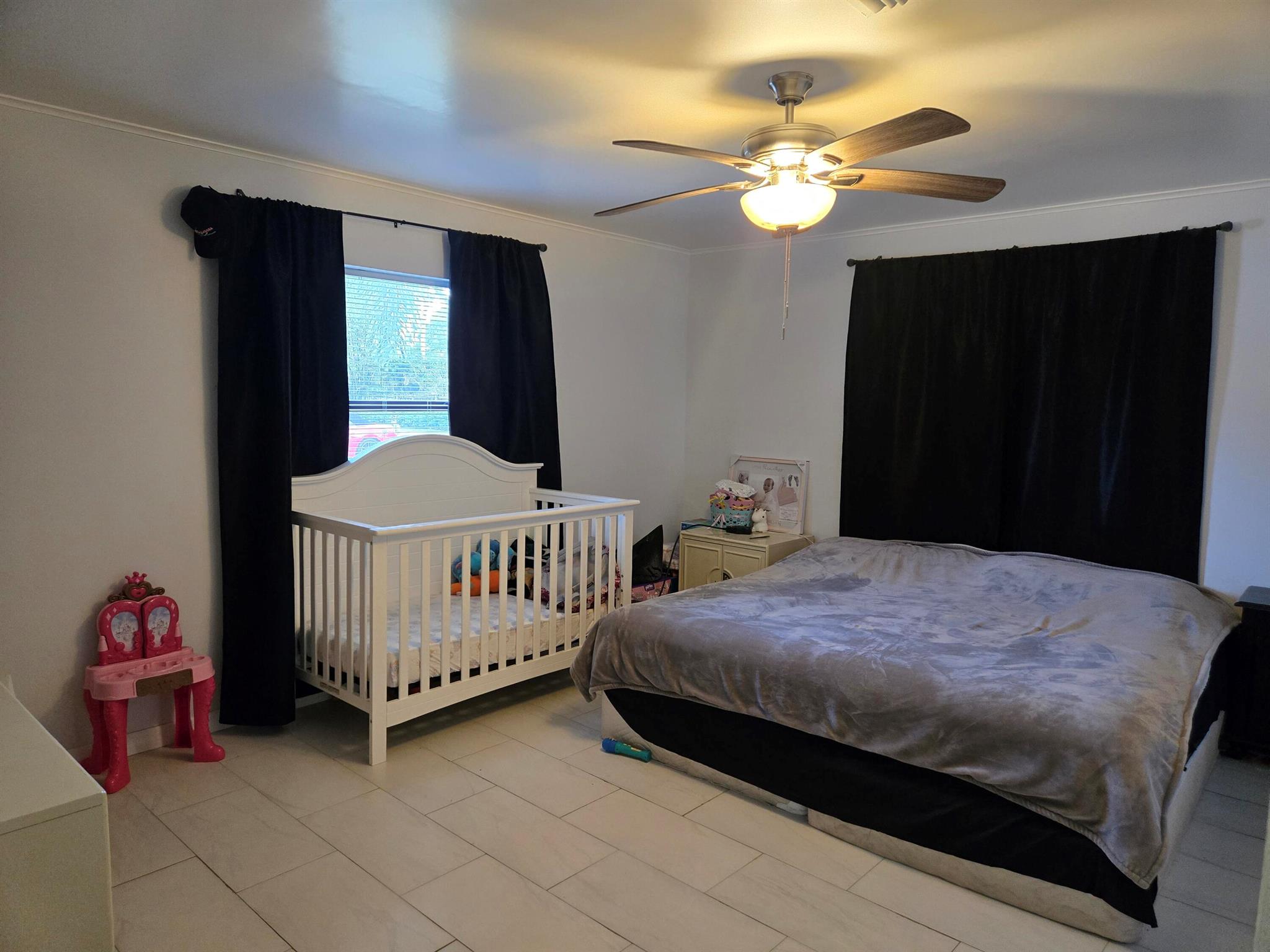 ARLETTE COURT - Residential