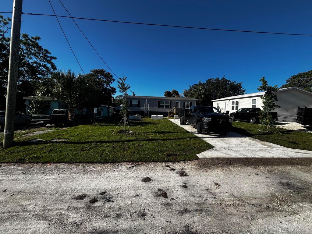 Photo of 506 SE San Jose Street, Stuart, FL 34994 (MLS # B26030410)