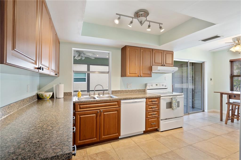 CRYSTAL LAKE 4TH SEC - Residential