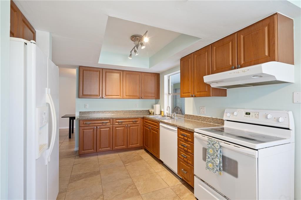 CRYSTAL LAKE 4TH SEC - Residential