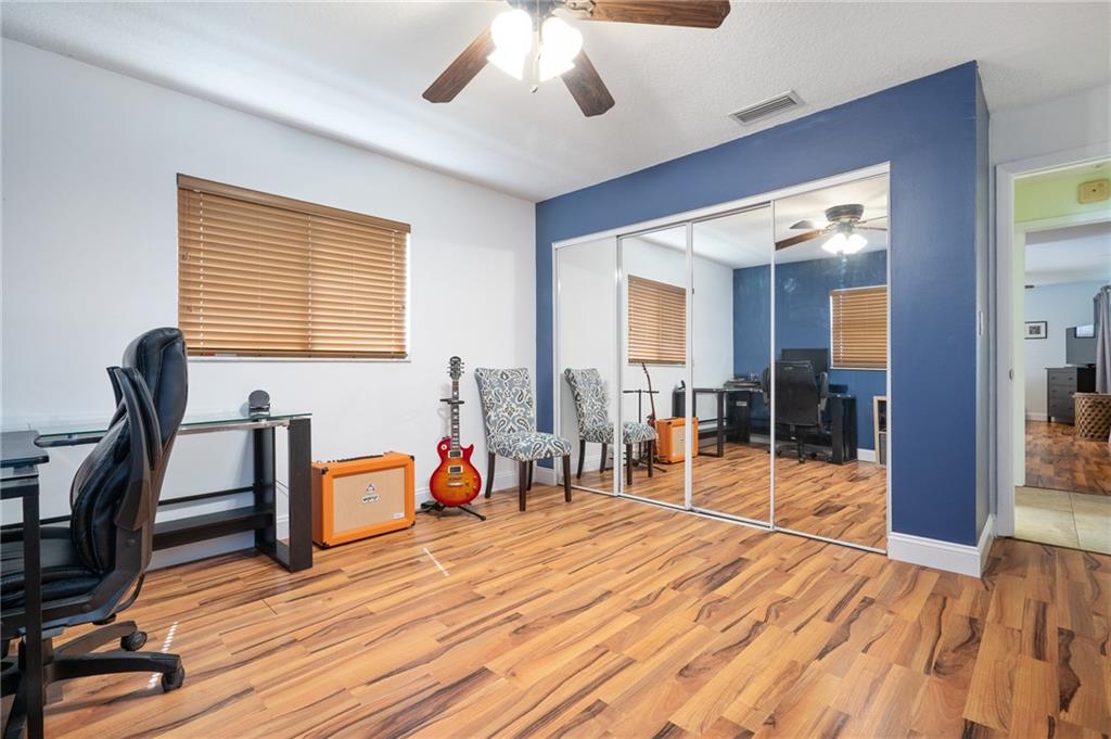 CRYSTAL LAKE 4TH SEC - Residential