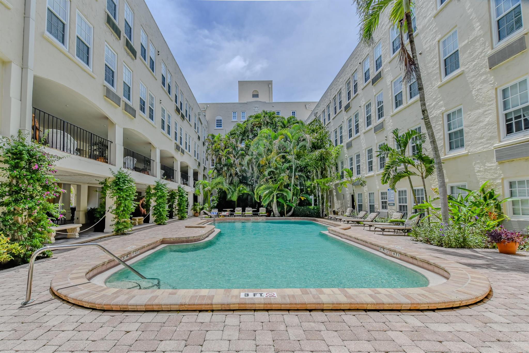PALM BEACH HOTEL CONDO - Residential