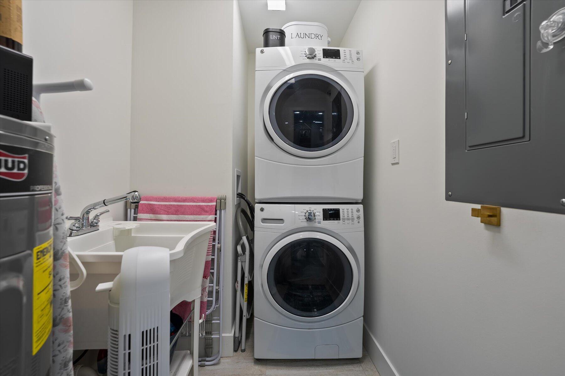 LAKEWOOD WEST - Residential