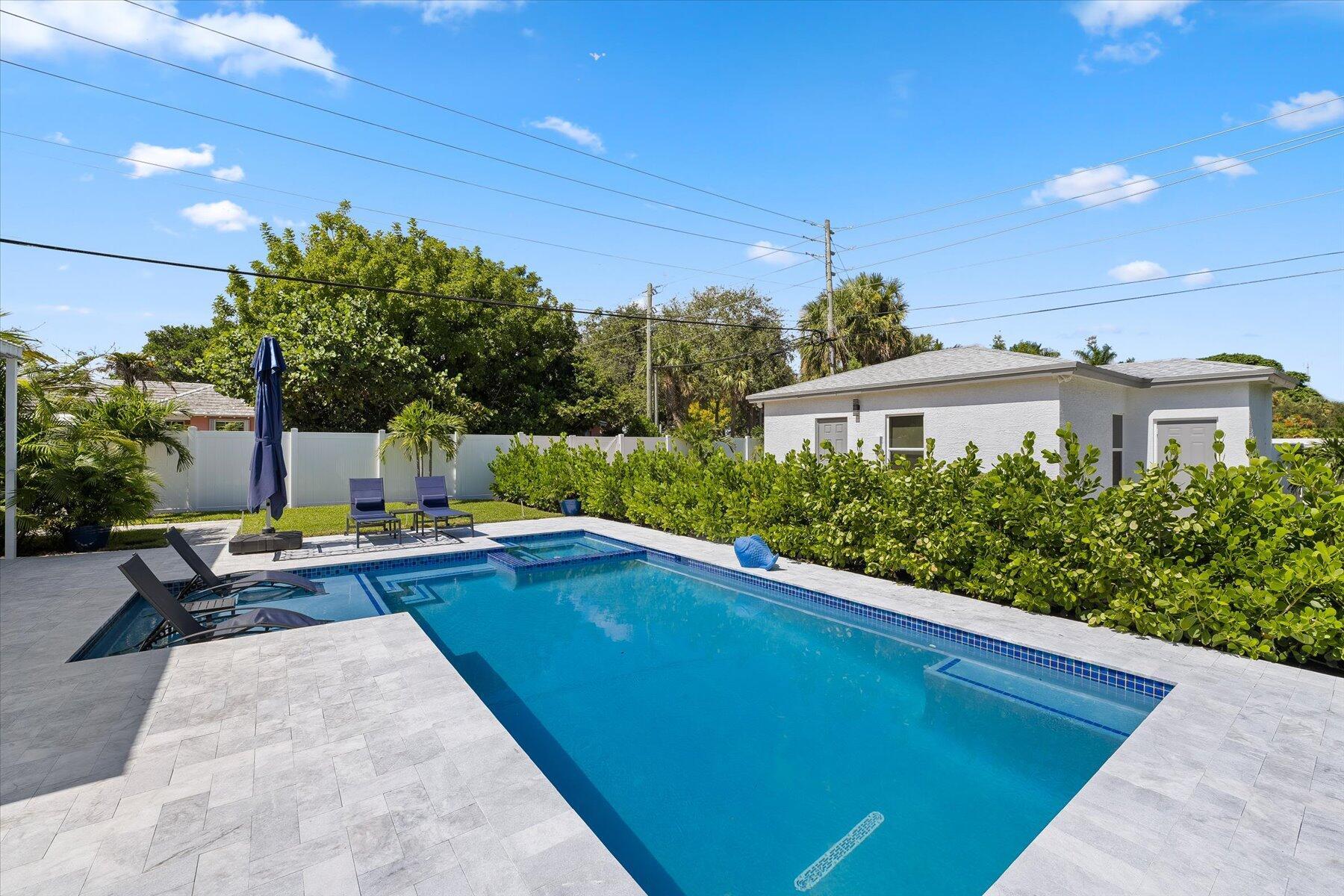 LAKEWOOD WEST - Residential