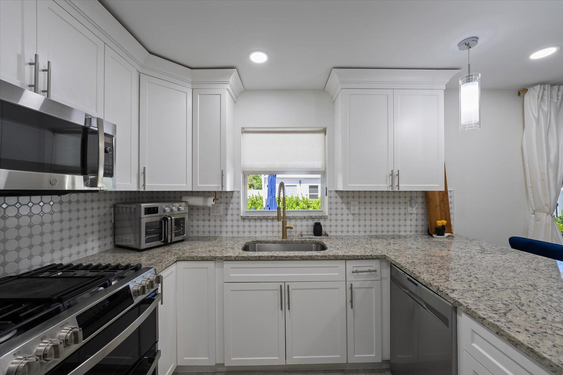 LAKEWOOD WEST - Residential