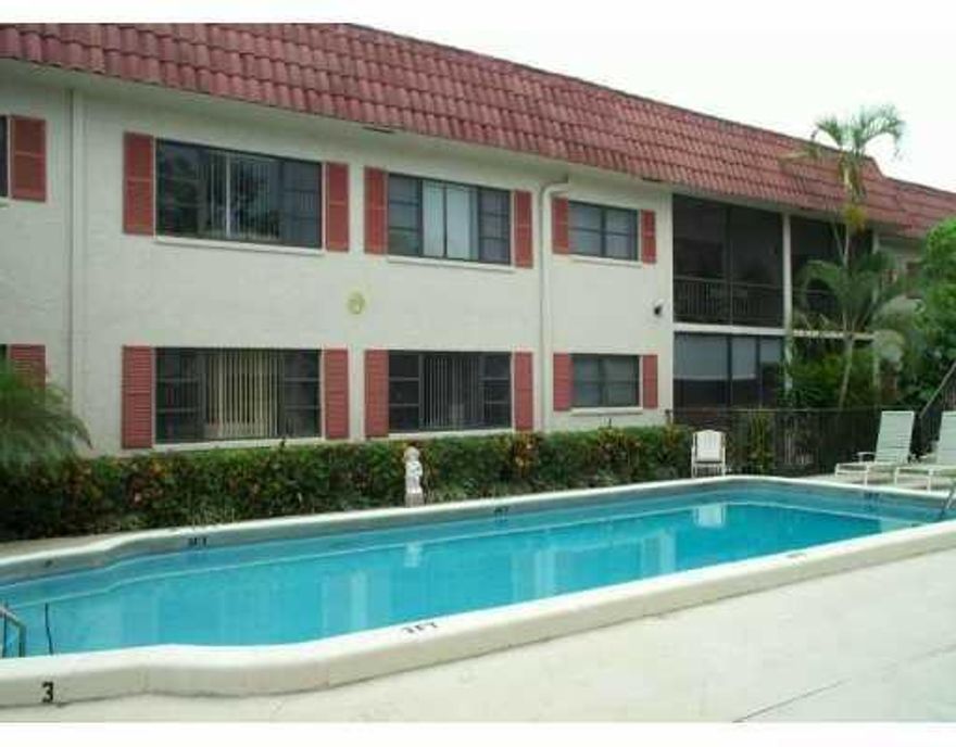 Amazing condo and perfect for investments. Tennant occupied. Current rent amount is $1550. Very quite neighborhood and few minutes from the beach. Great schools zone.