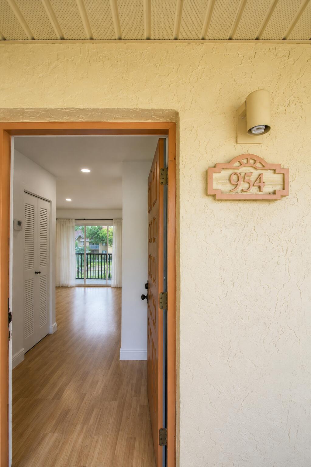 954 Coral Club Drive 954