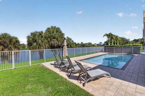 Tiny photo for 7245 Chesapeake Circle, Boynton Beach, FL 33436 (MLS # B26021903)