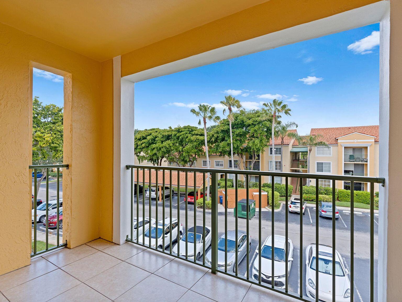 135 Yacht Club Way