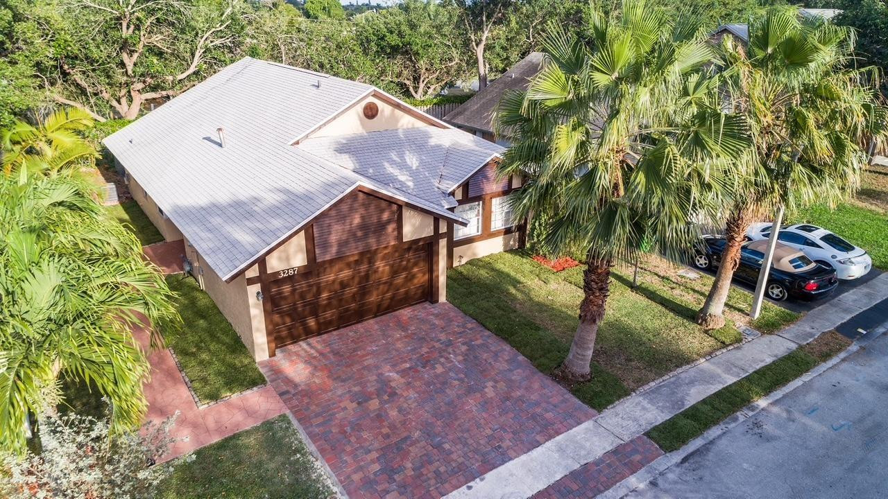 SAWGRASS ESTATES - Residential Lease