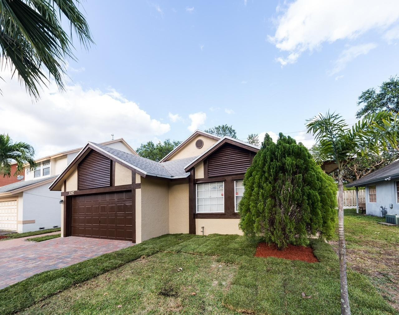 SAWGRASS ESTATES - Residential Lease