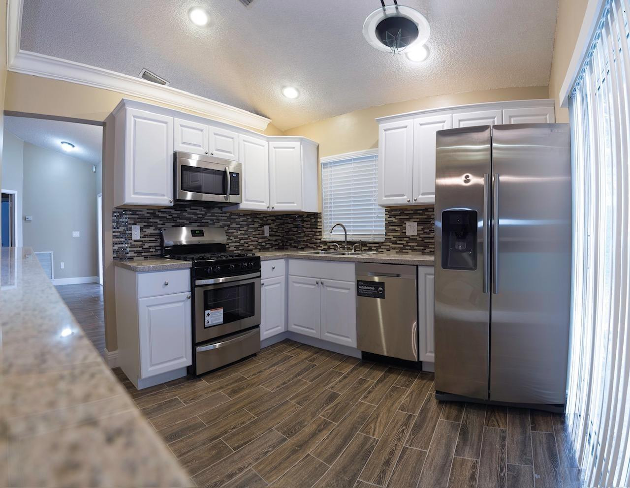 SAWGRASS ESTATES - Residential Lease