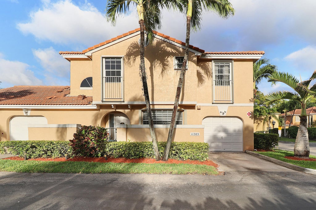 Photo of 11303 LAKEVIEW Drive #8-M, Coral Springs, FL 33071 (MLS # B26081008)