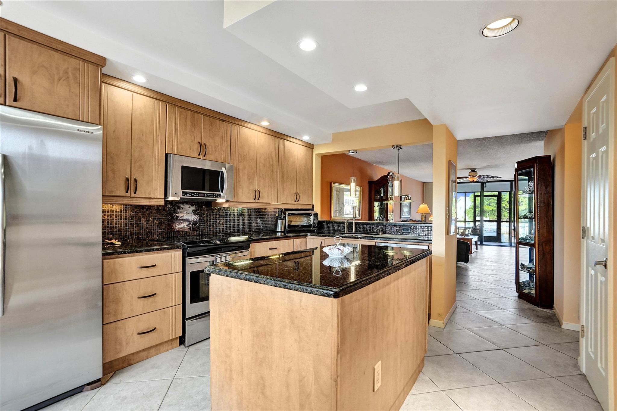 1100 SE 5th Ct 85