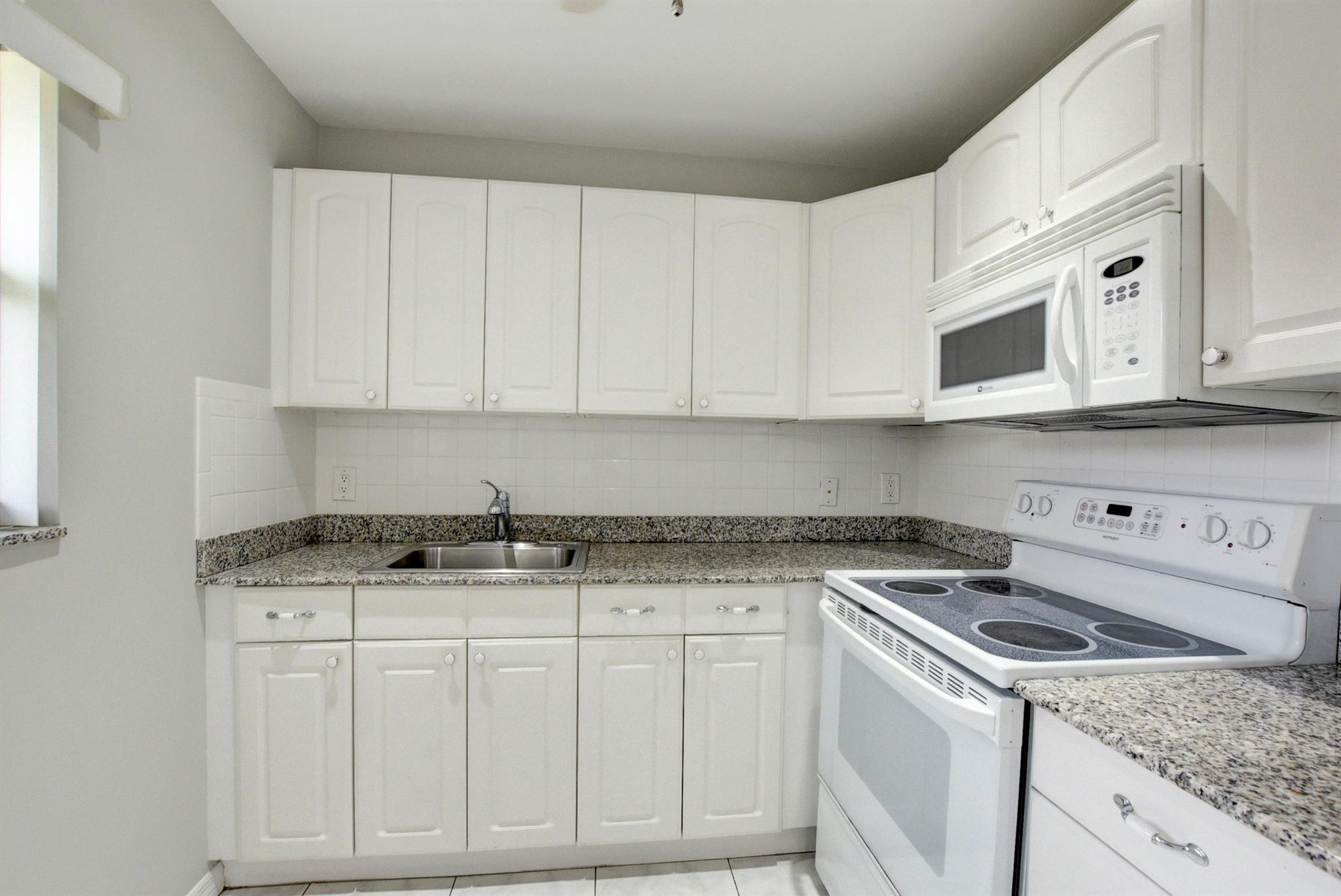 KINGS POINT - Residential Lease