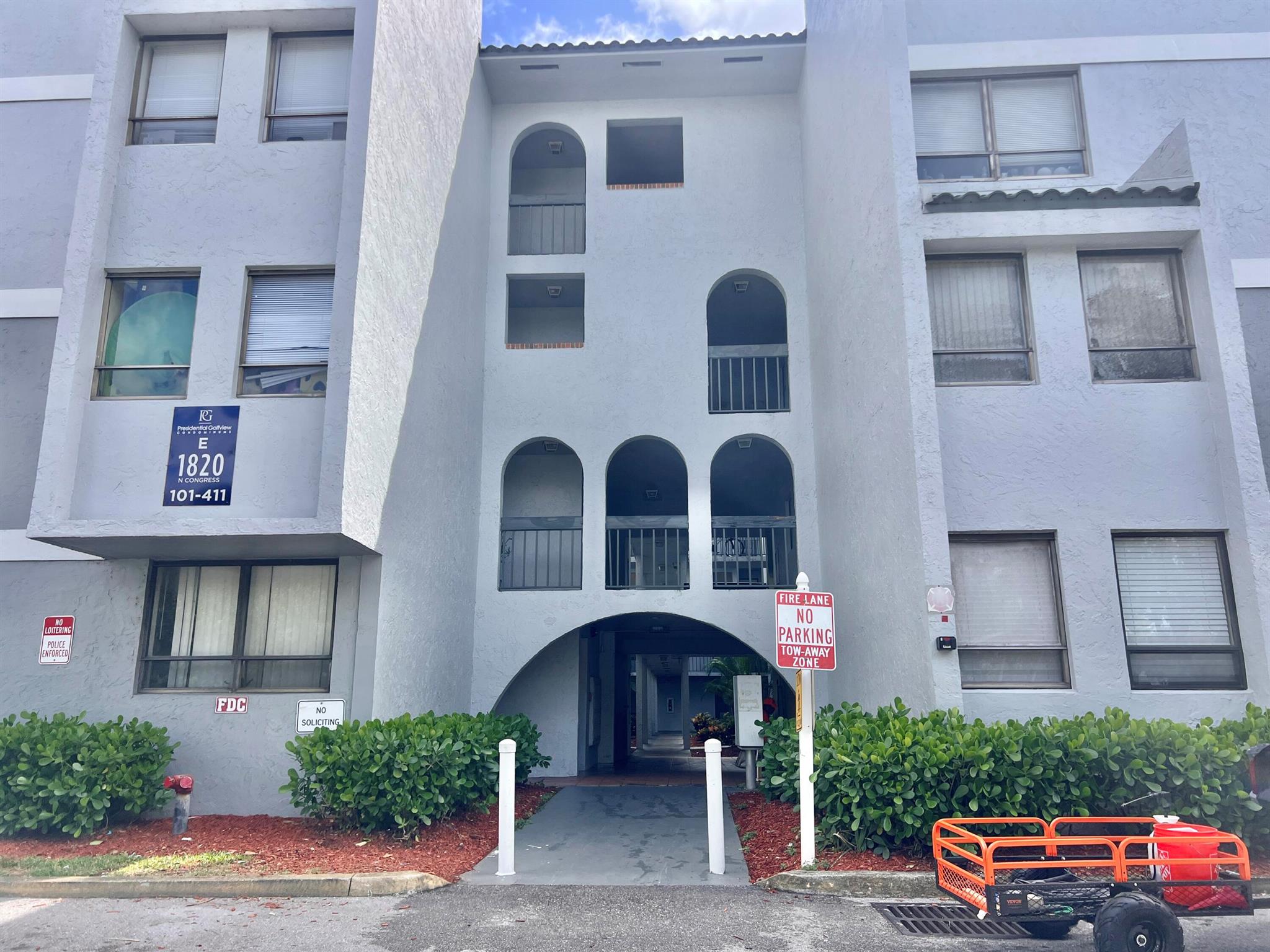 PRESIDENTIAL GOLFVIEW CON - Residential