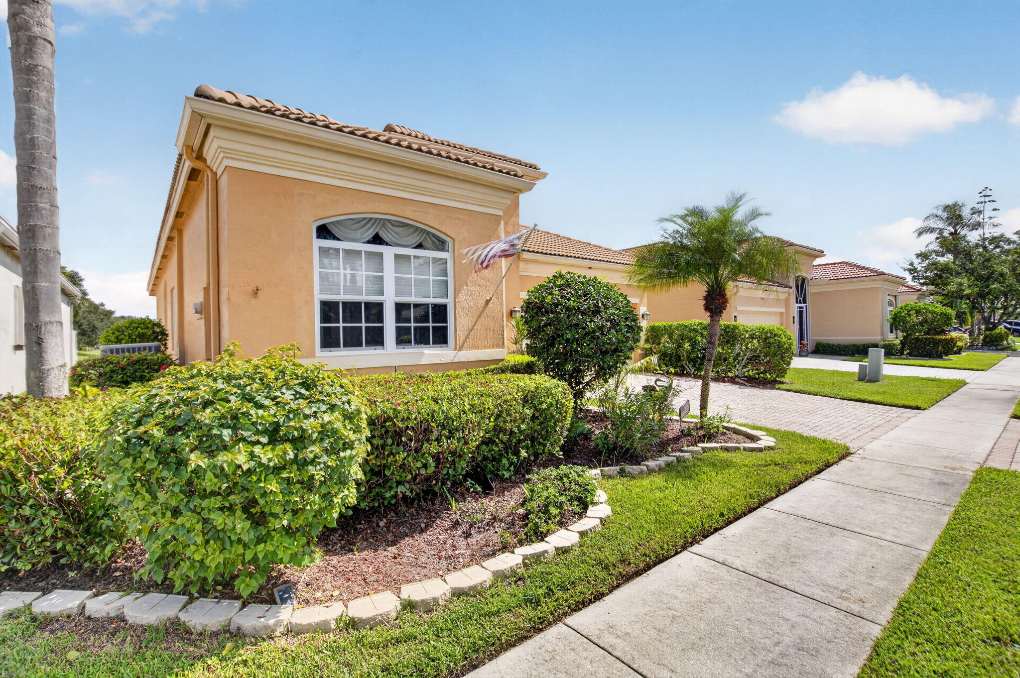 7276 DEMEDICI Circle