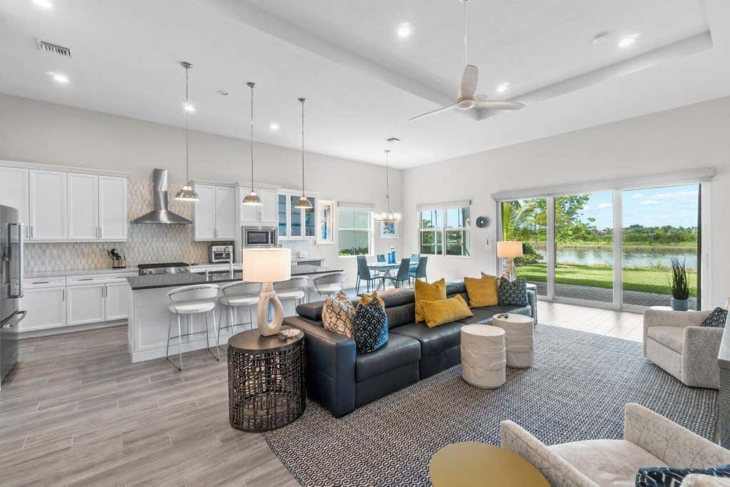 Photo of 9949 Regency Way, Palm Beach Gardens, FL 33412 (MLS # R10908840)