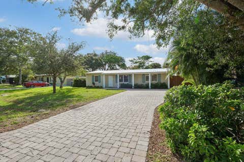 Tiny photo for 1455 15TH Avenue, Vero Beach, FL 32960 (MLS # B26054130)