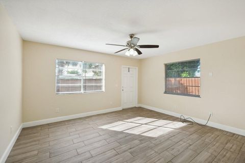 Tiny photo for 1455 15TH Avenue, Vero Beach, FL 32960 (MLS # B26054130)