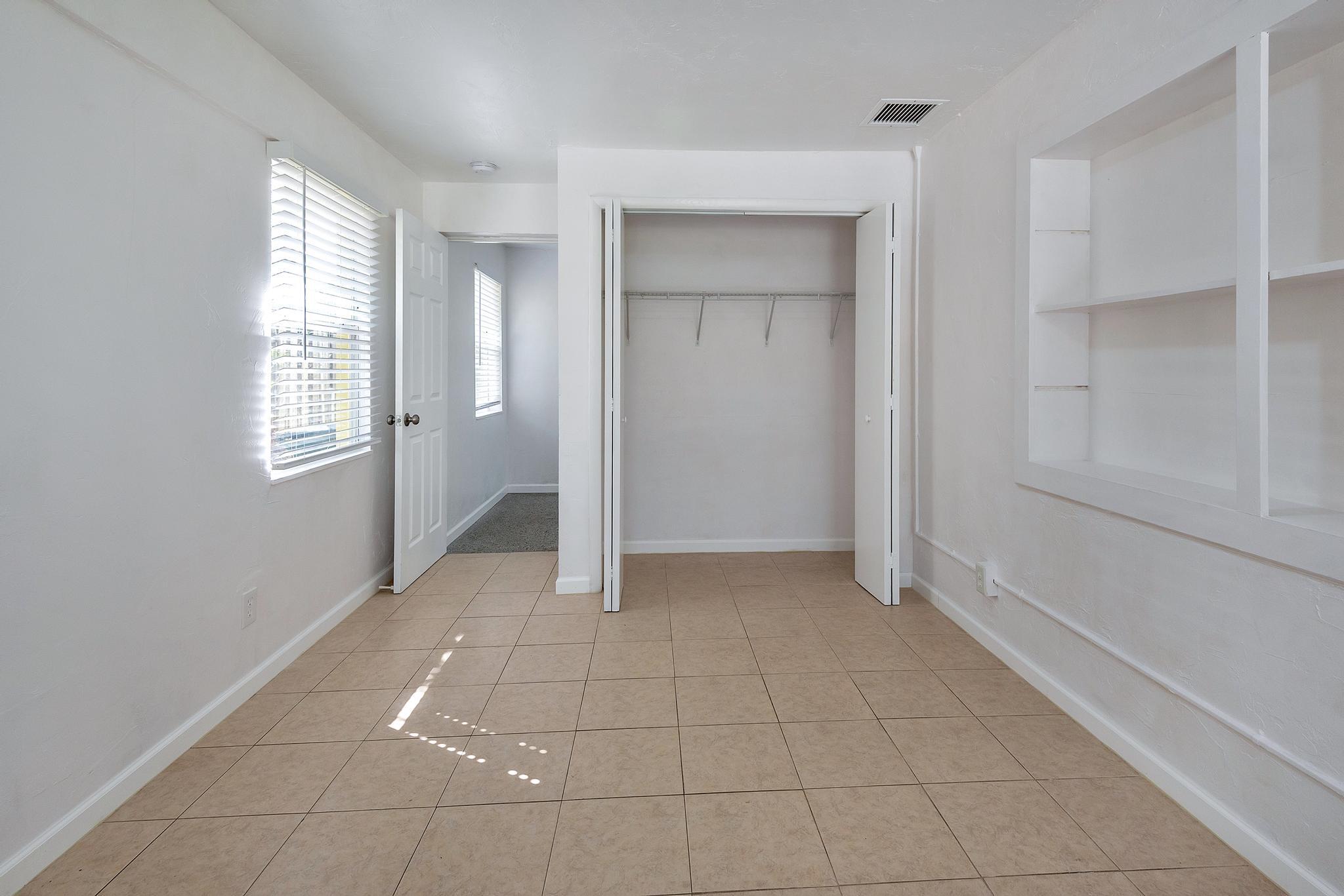 COUNTRY CLUB ACRES 2 - Residential Lease