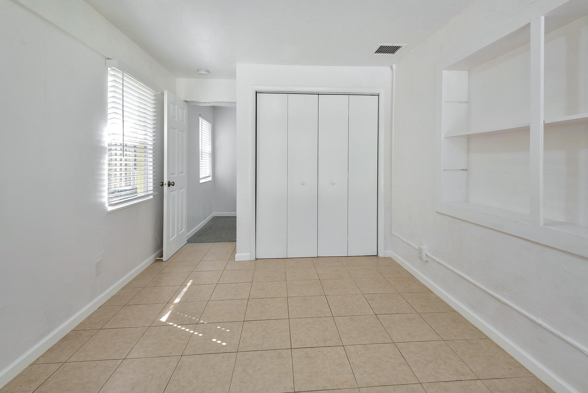 COUNTRY CLUB ACRES 2 - Residential Lease