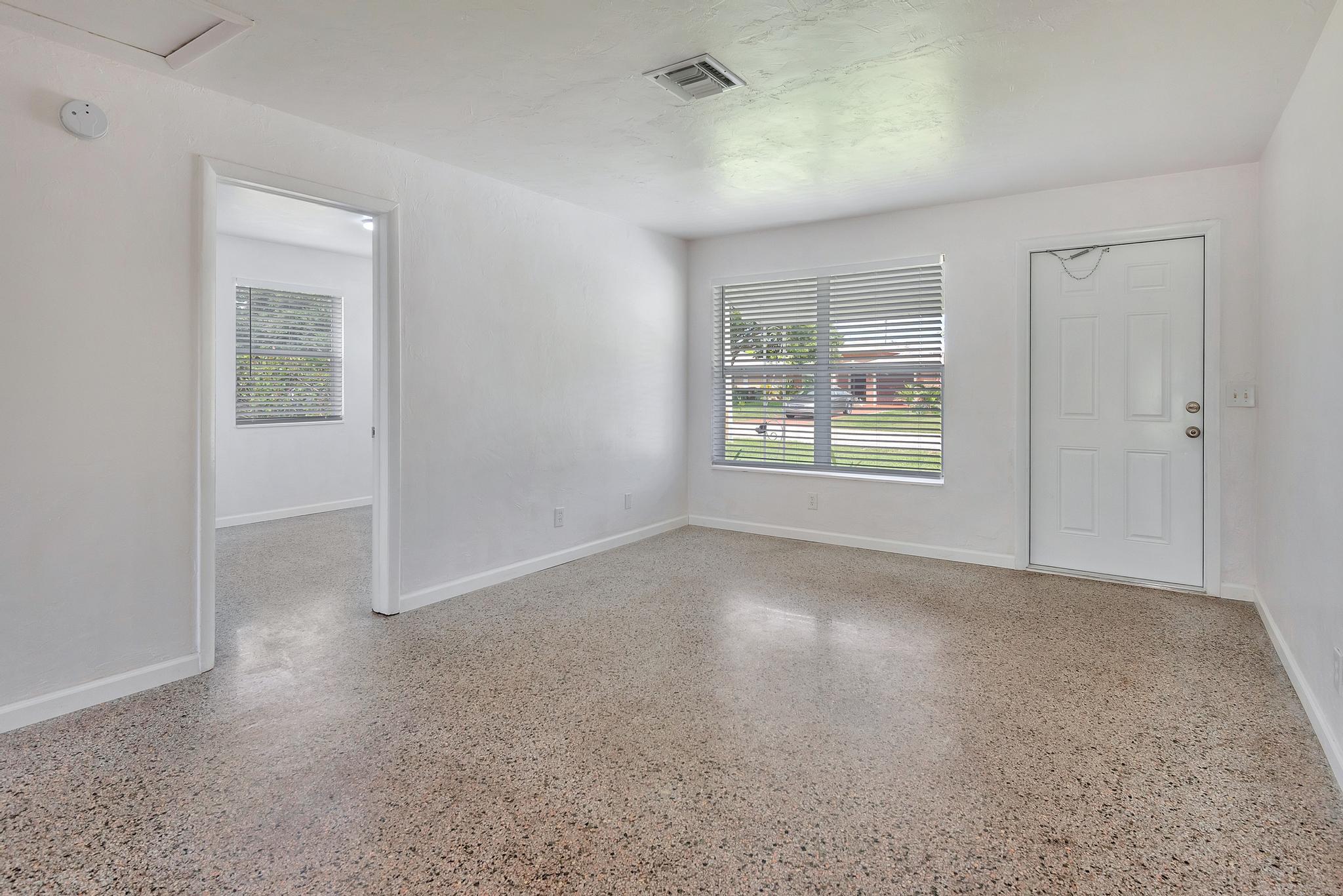 COUNTRY CLUB ACRES 2 - Residential Lease