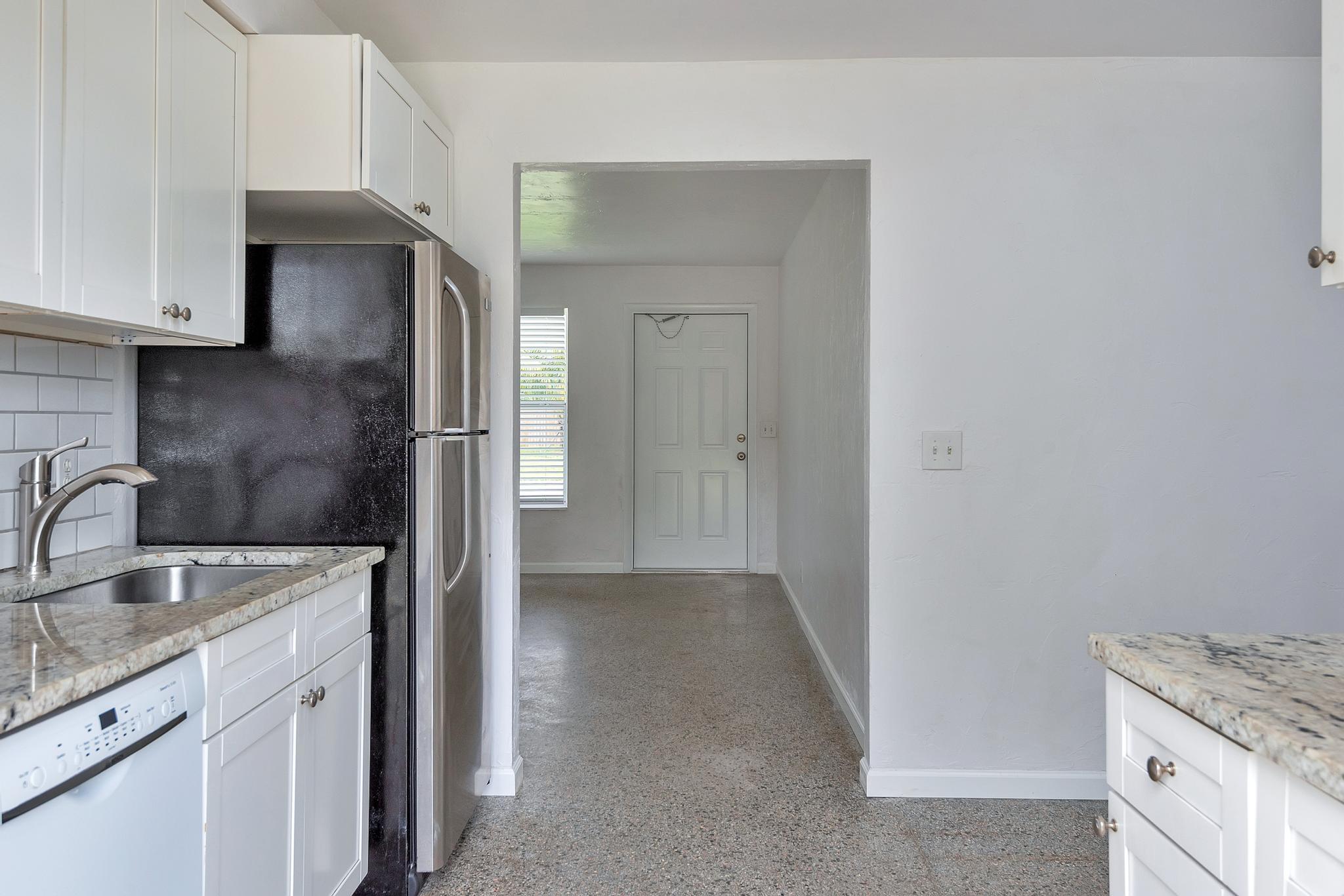 COUNTRY CLUB ACRES 2 - Residential Lease