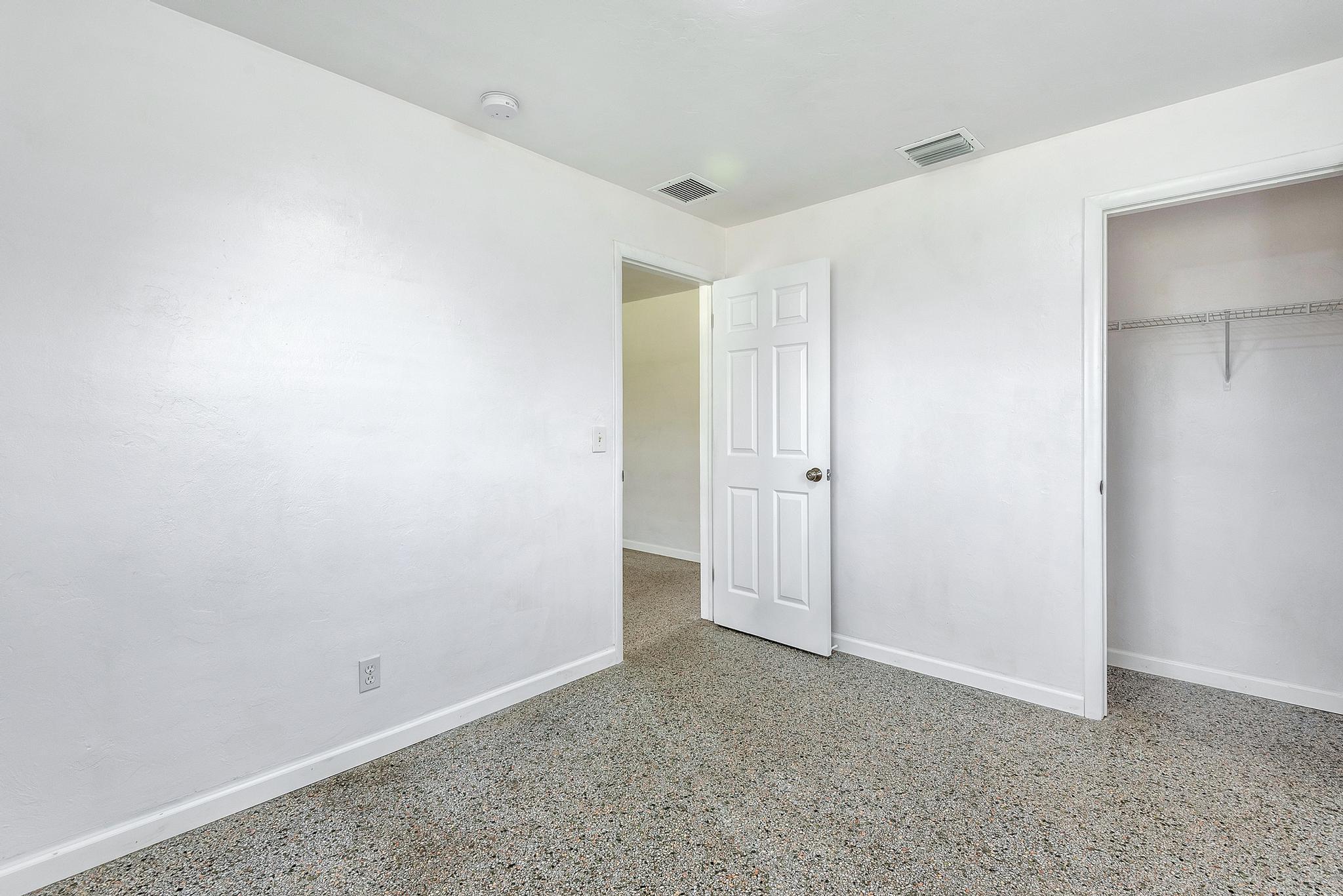 COUNTRY CLUB ACRES 2 - Residential Lease