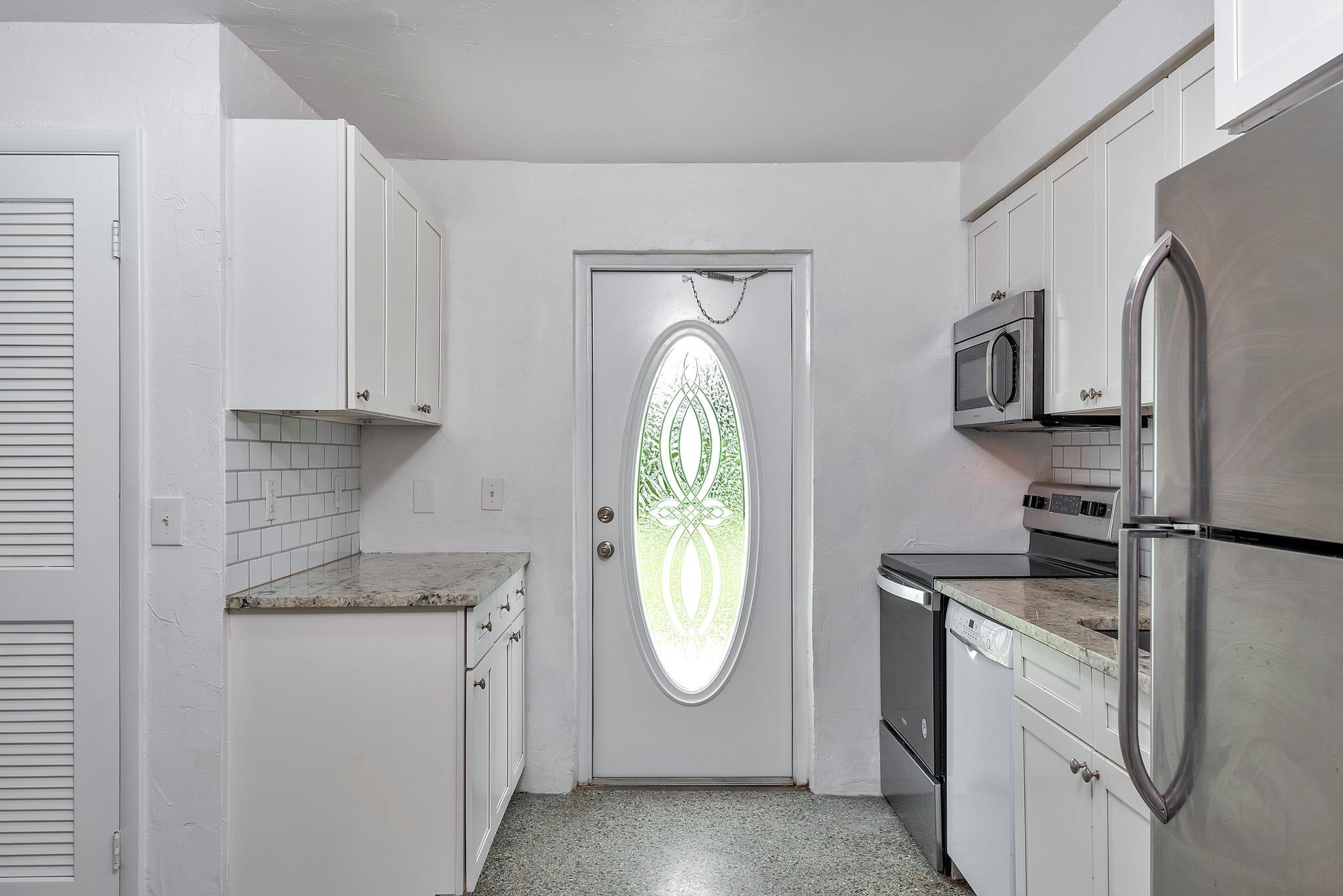 COUNTRY CLUB ACRES 2 - Residential Lease