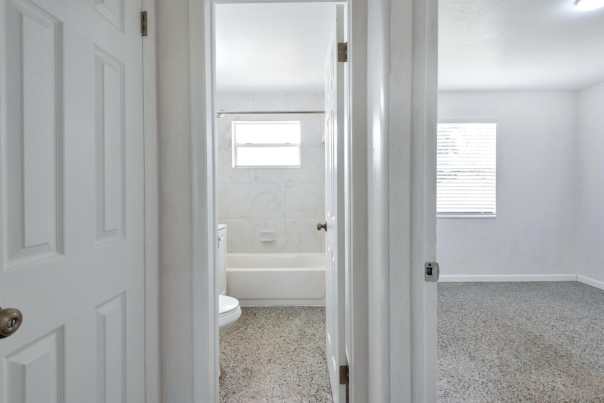 COUNTRY CLUB ACRES 2 - Residential Lease