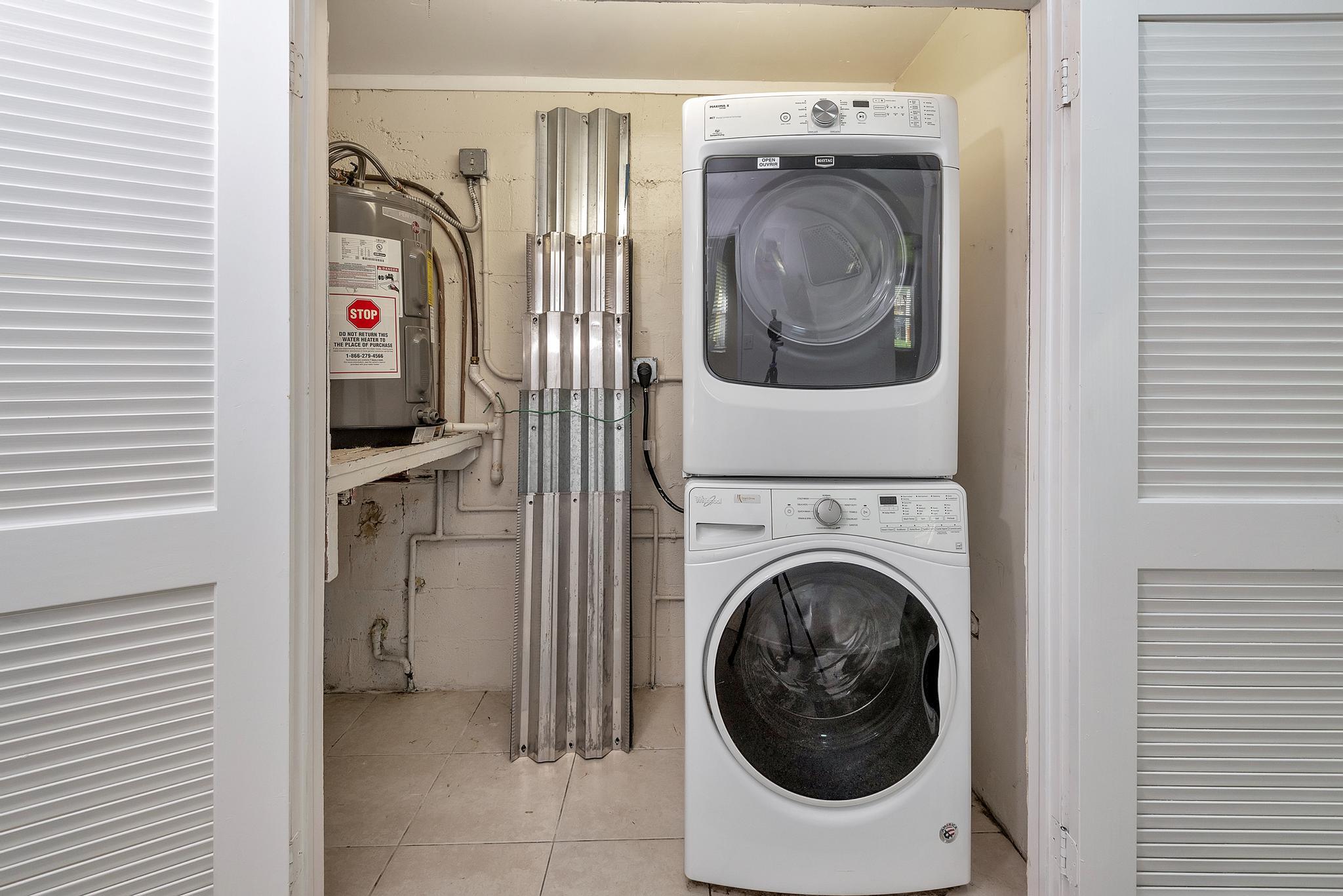 COUNTRY CLUB ACRES 2 - Residential Lease