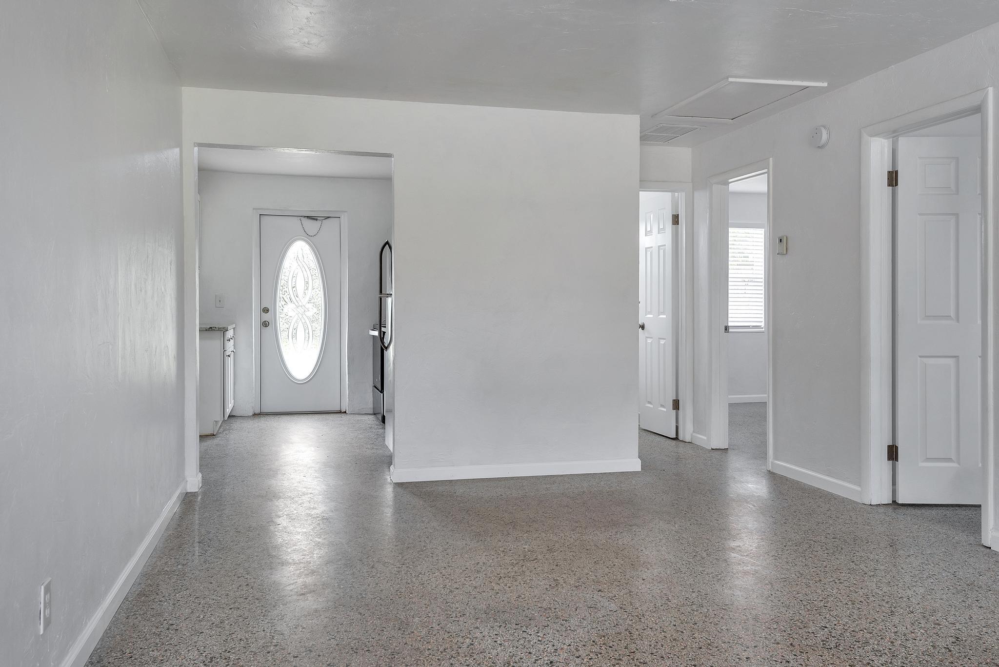 COUNTRY CLUB ACRES 2 - Residential Lease