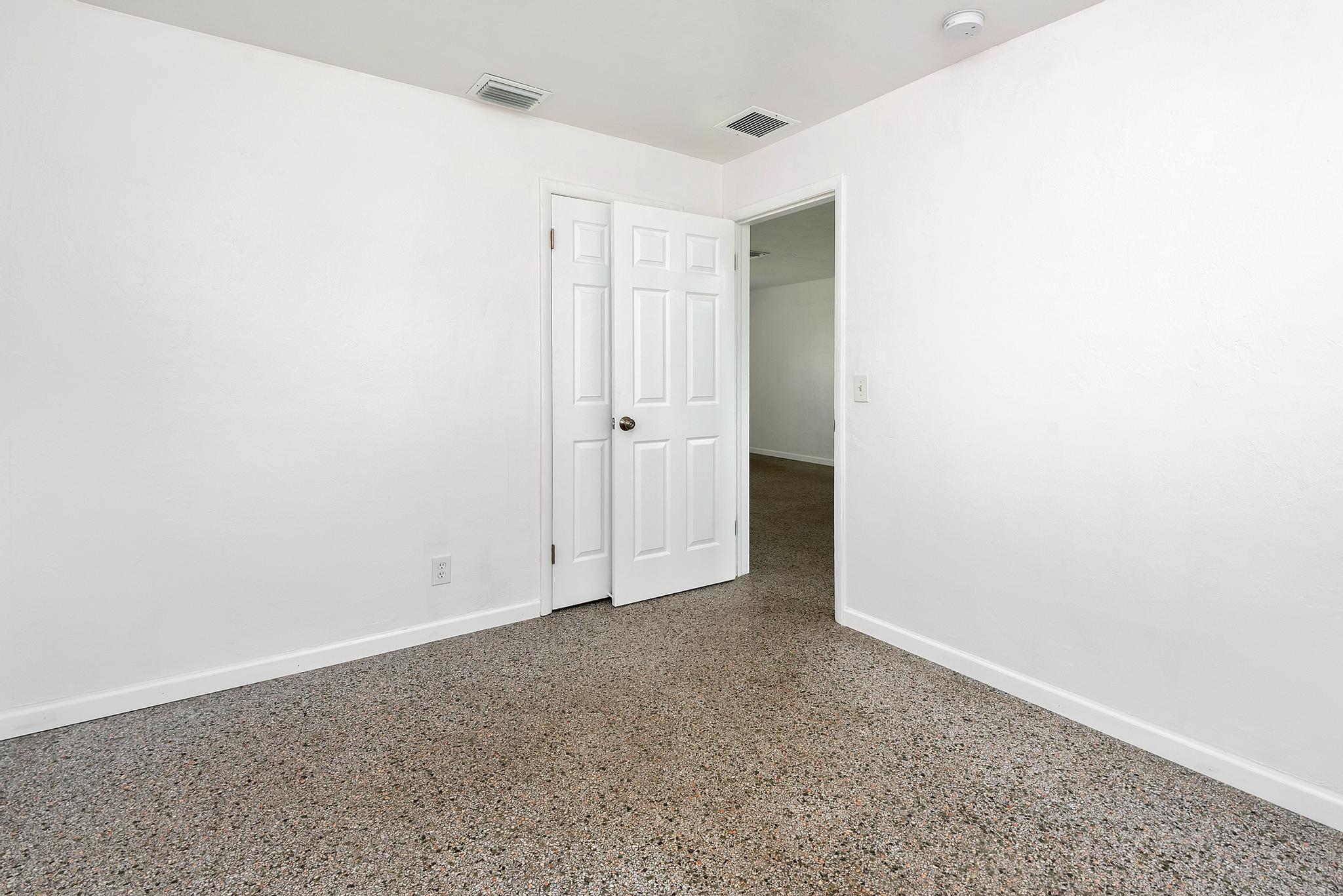 COUNTRY CLUB ACRES 2 - Residential Lease