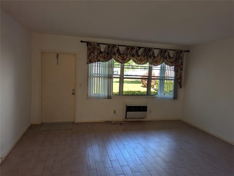 Tiny photo for 190 Oakridge M, Deerfield Beach, FL 33442 (MLS # B26012287)
