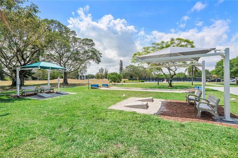 Tiny photo for 190 Oakridge M, Deerfield Beach, FL 33442 (MLS # B26012287)