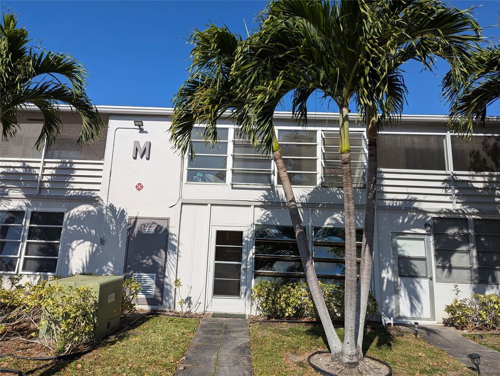 Photo of 190 Oakridge M, Deerfield Beach, FL 33442 (MLS # B26012287)