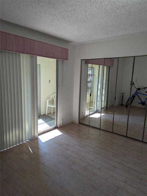 Tiny photo for 190 Oakridge M, Deerfield Beach, FL 33442 (MLS # B26012287)