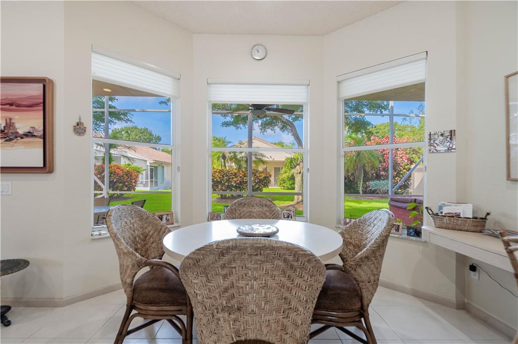 Valencia Lakes - Residential