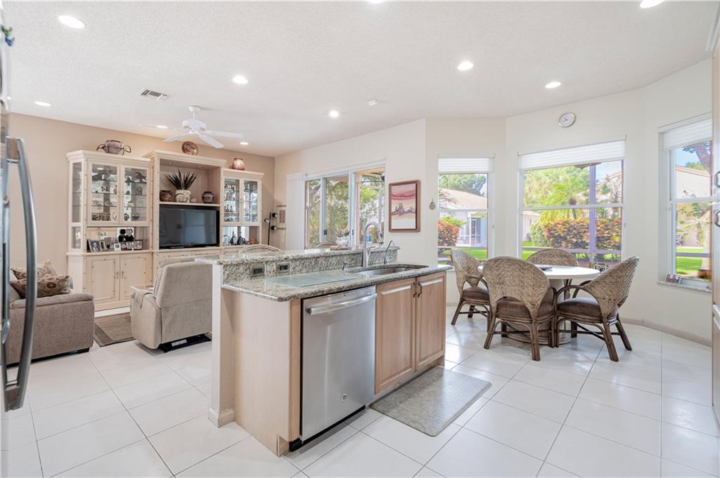 Valencia Lakes - Residential