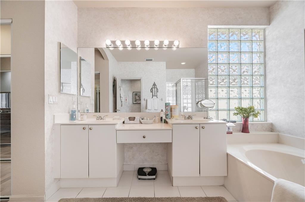 Valencia Lakes - Residential