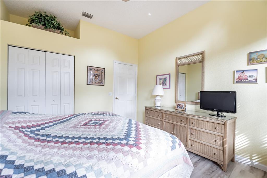 Valencia Lakes - Residential