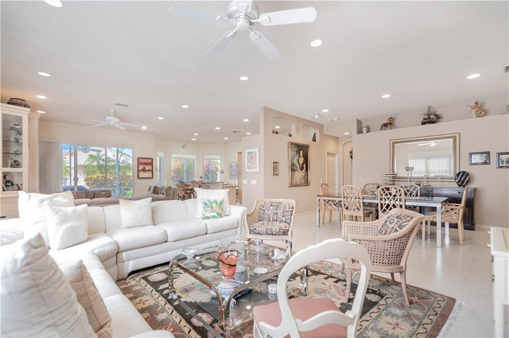 Valencia Lakes - Residential